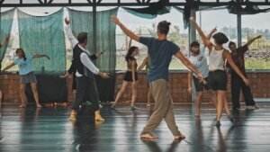 Turns & Footowork (practice this to gain freedom of movement!)